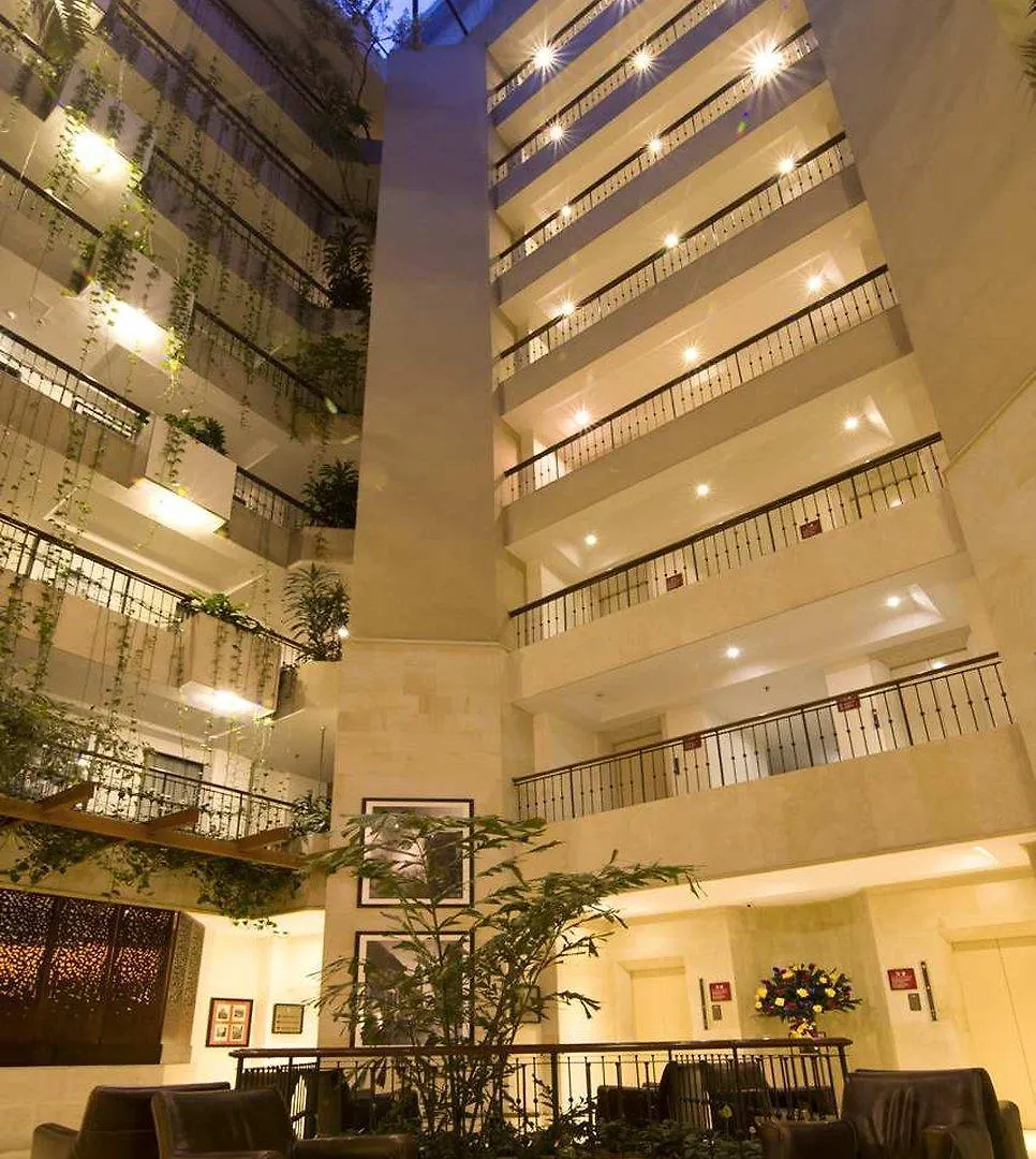 Embassy Suites by Hilton Bogotá - Rosales 5*,