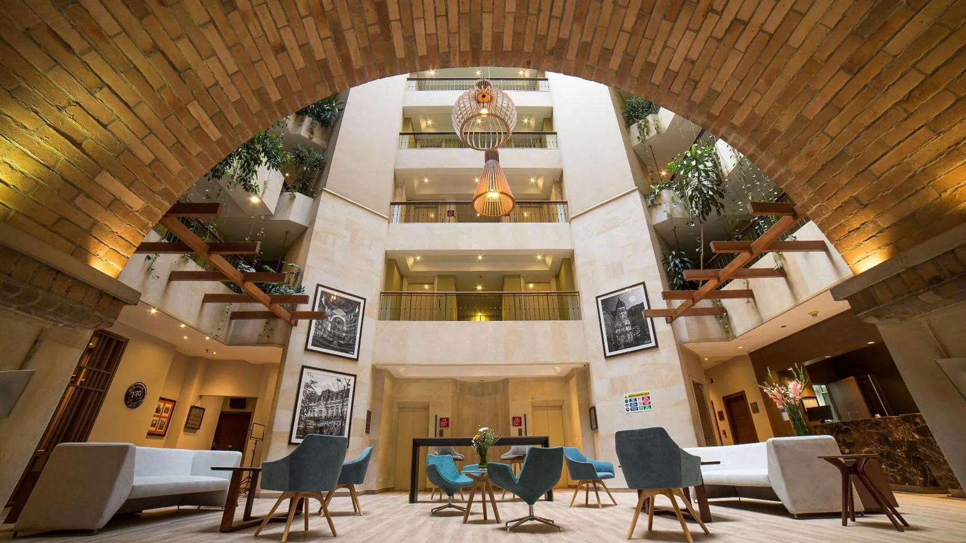 Embassy Suites By Hilton Bogota - Rosales Hotel